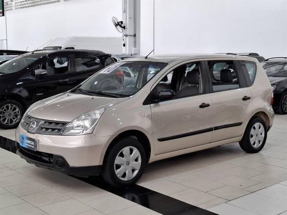 NISSAN LIVINA 2010