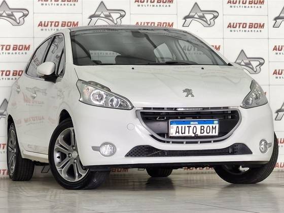 PEUGEOT 208 2015