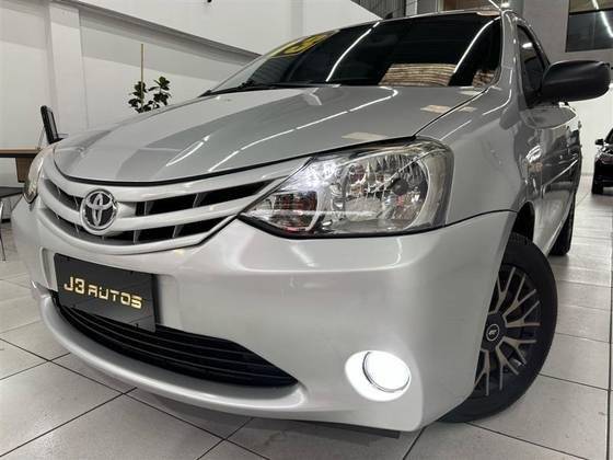 TOYOTA ETIOS 2013