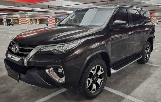 TOYOTA HILUX SW4 2020