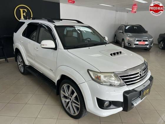 TOYOTA HILUX SW4 2014