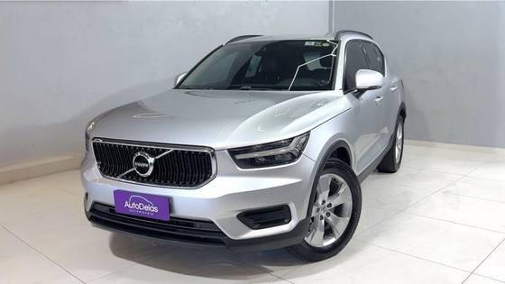 VOLVO XC40 2019