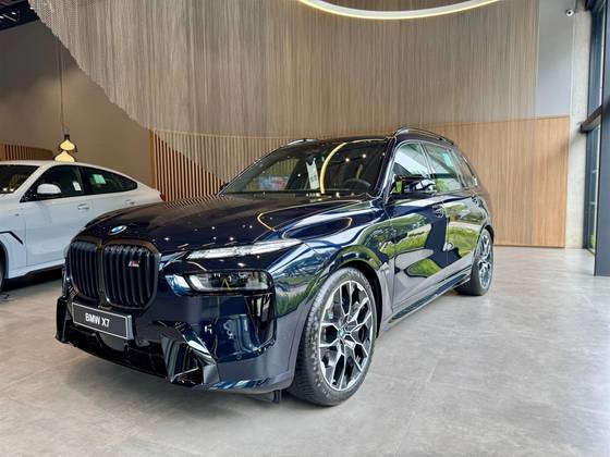 BMW X7 2025
