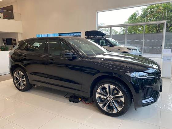 JAGUAR F-PACE 2024