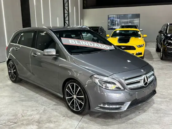 MERCEDES-BENZ B 200 2014