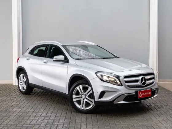 MERCEDES-BENZ GLA 200 2017