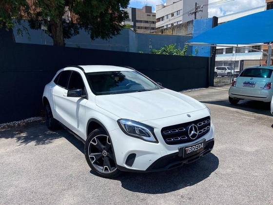 MERCEDES-BENZ GLA 200 2019