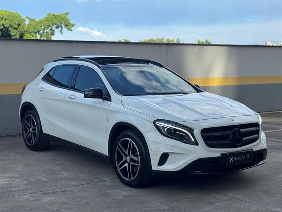 MERCEDES-BENZ GLA 250 2015