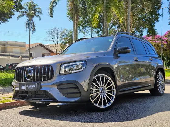 MERCEDES-BENZ GLB 35 AMG 2022