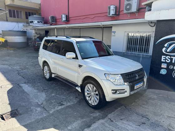 MITSUBISHI PAJERO FULL 2016