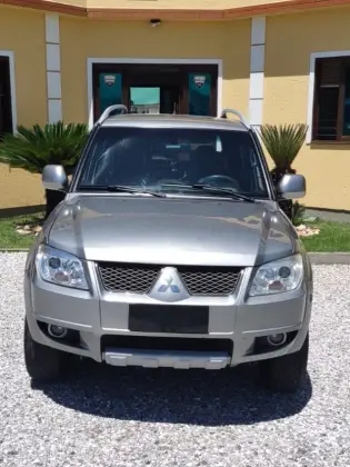 MITSUBISHI PAJERO TR4 2013