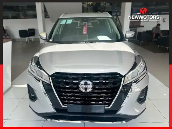 NISSAN KICKS PLAY 2025