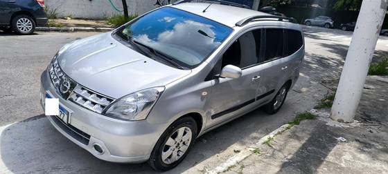 NISSAN LIVINA 2012