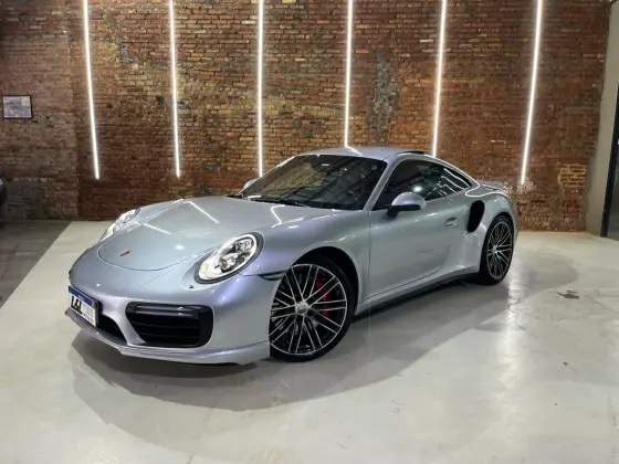 PORSCHE 911 2018