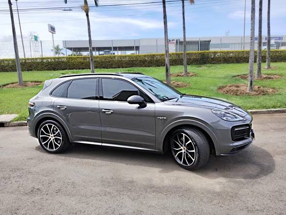 PORSCHE CAYENNE 2022
