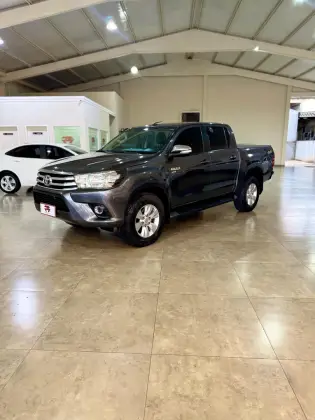 TOYOTA HILUX 2017
