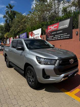 TOYOTA HILUX 2024