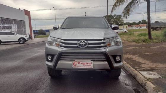 TOYOTA HILUX 2017