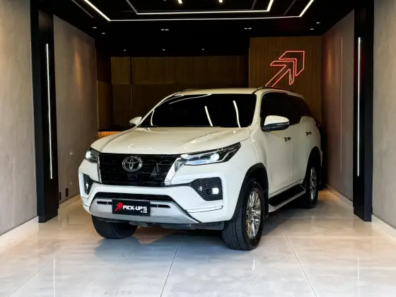 TOYOTA HILUX SW4 2021