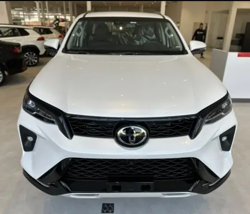 TOYOTA HILUX SW4 2025