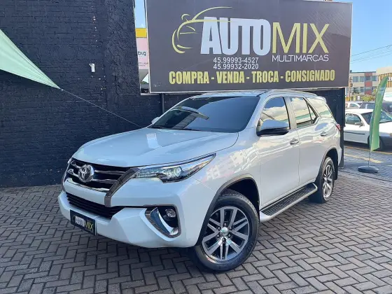 TOYOTA HILUX SW4 2019