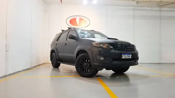 TOYOTA HILUX SW4 2013