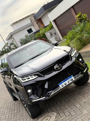 TOYOTA HILUX SW4 2017