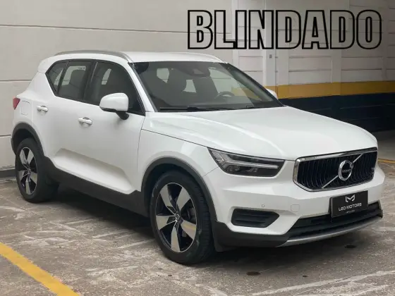 VOLVO XC40 2020