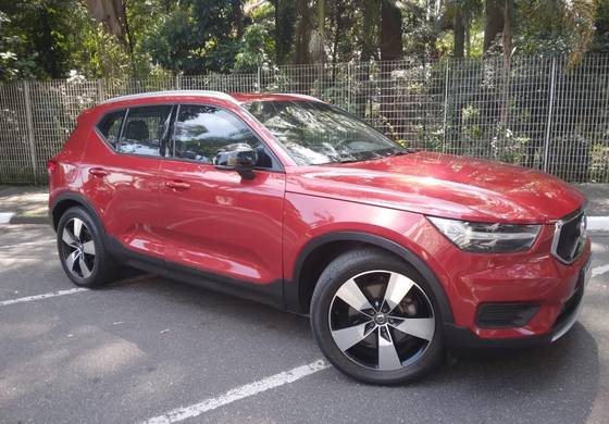 VOLVO XC40 2020