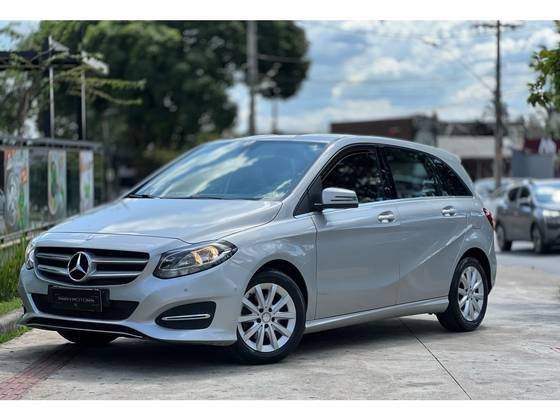 MERCEDES-BENZ B 200 2015