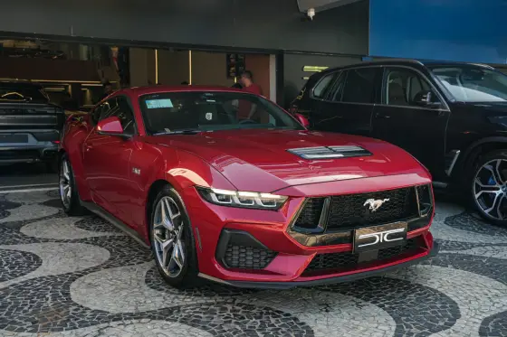 FORD MUSTANG 2024