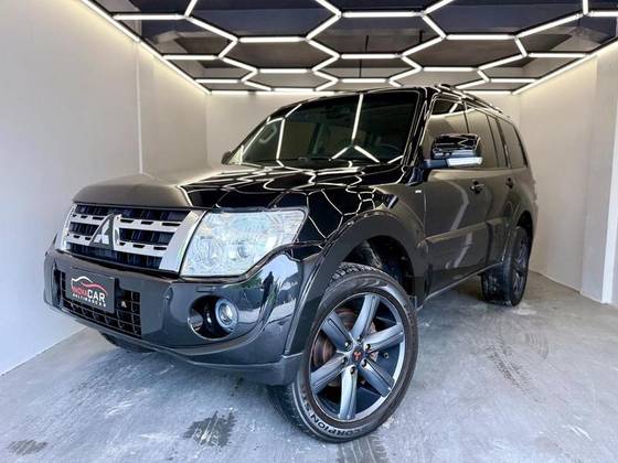 MITSUBISHI PAJERO FULL 2013