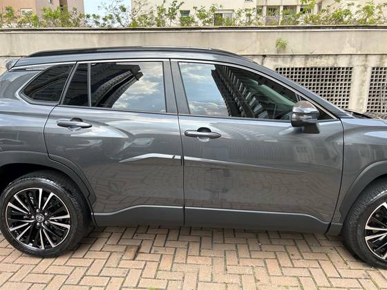 TOYOTA COROLLA CROSS 2025