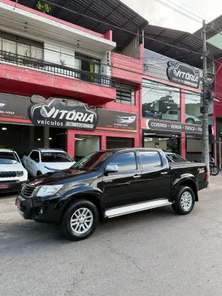 TOYOTA HILUX 2013