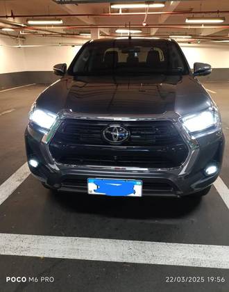 TOYOTA HILUX 2023