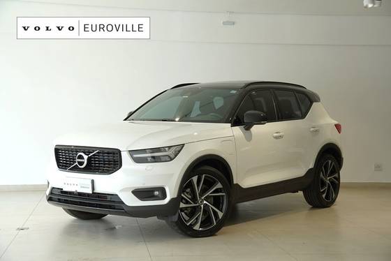 VOLVO XC40 2021