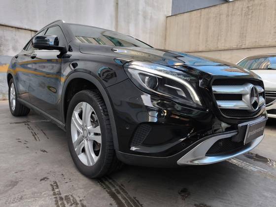 MERCEDES-BENZ GLA 200 2017