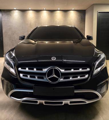 MERCEDES-BENZ GLA 200 2019