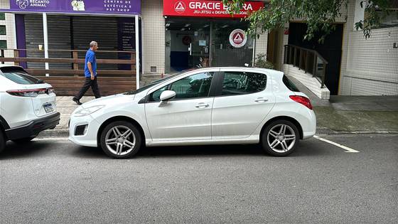 PEUGEOT 308 2013