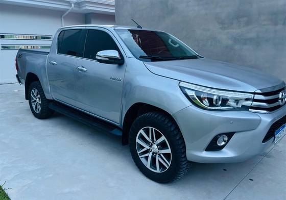 TOYOTA HILUX 2017