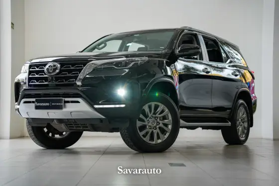 TOYOTA HILUX SW4 2024