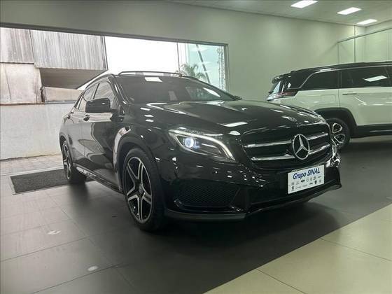 MERCEDES-BENZ GLA 250 2015