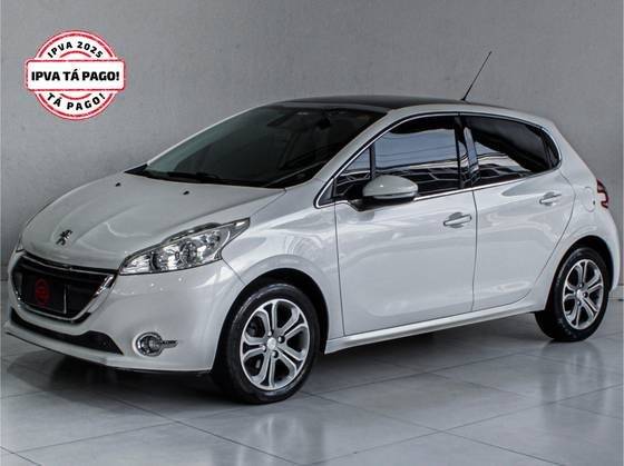 PEUGEOT 208 2015