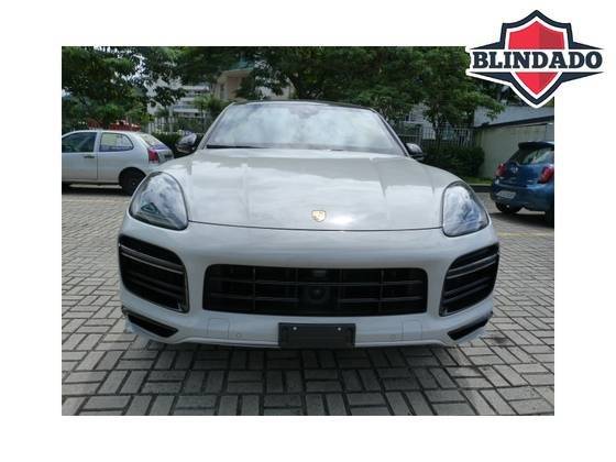 PORSCHE CAYENNE 2021