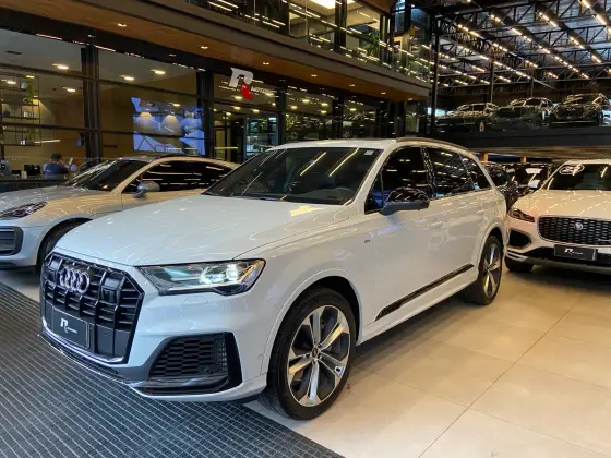 AUDI Q7 2022
