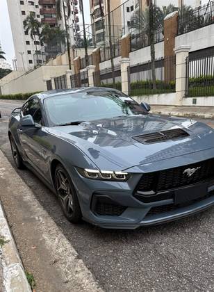 FORD MUSTANG 2024