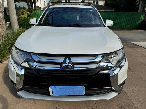 MITSUBISHI OUTLANDER 2016