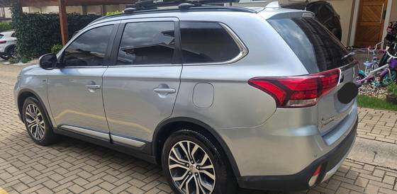 MITSUBISHI OUTLANDER 2016