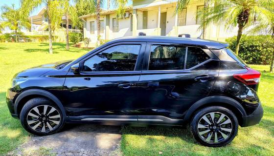NISSAN KICKS 2017