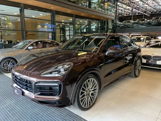 PORSCHE CAYENNE 2022